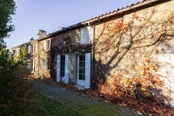 Vente Maison 260&nbsp;m² Surgères 9&nbsp;Pièces