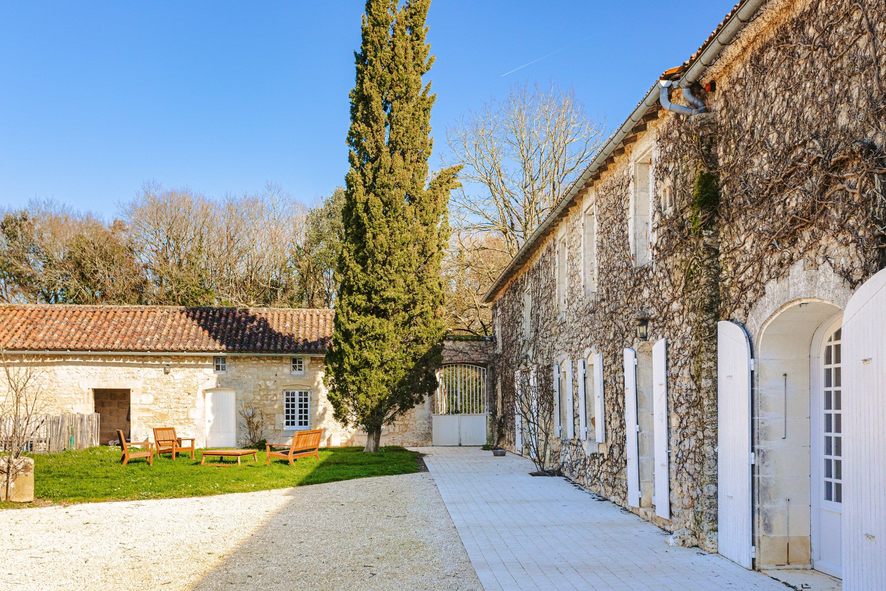 propriété équestre 8 Pièces en vente sur ST SAVINIEN (17350)