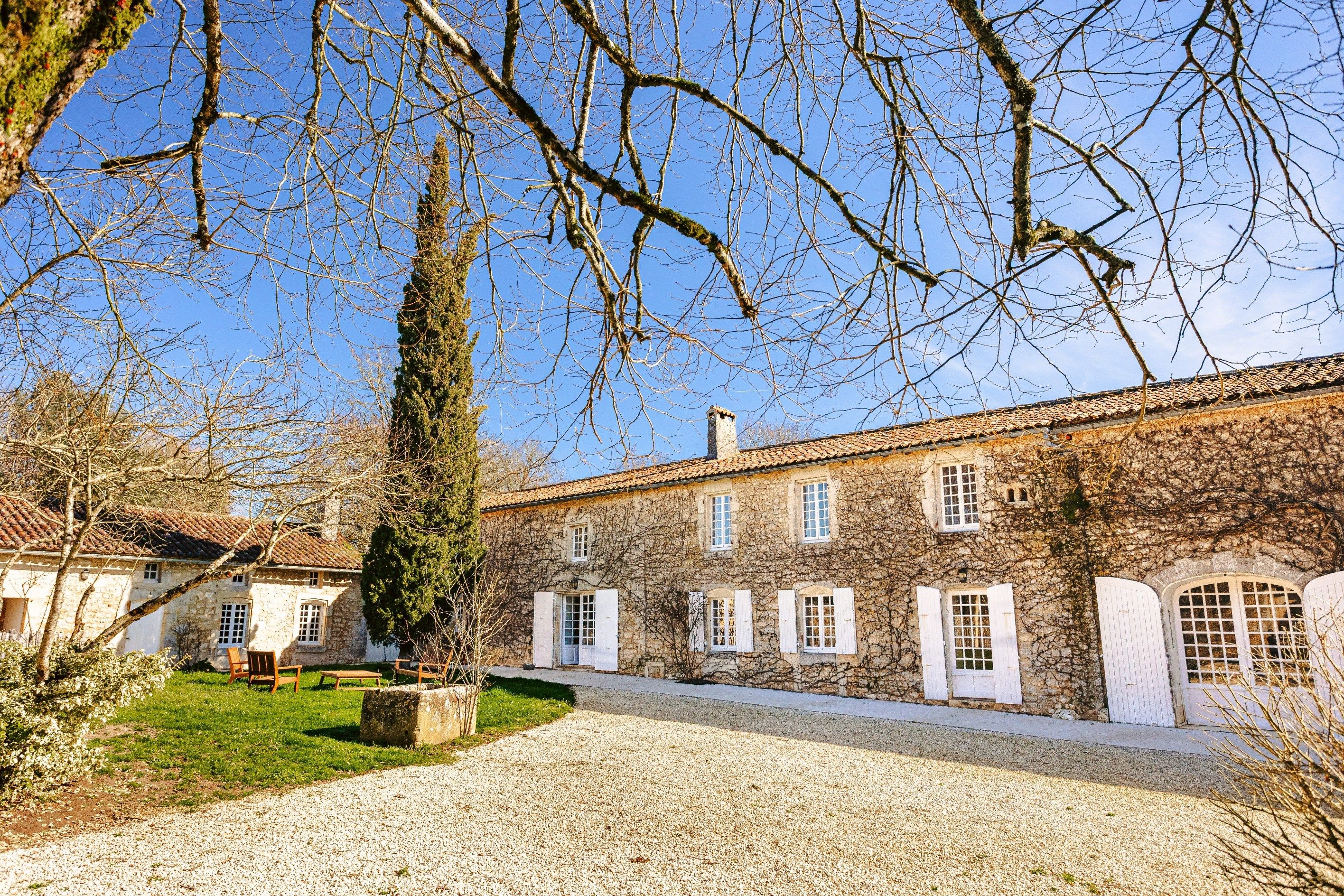 propriété équestre 8 Pièces en vente sur ST SAVINIEN (17350)