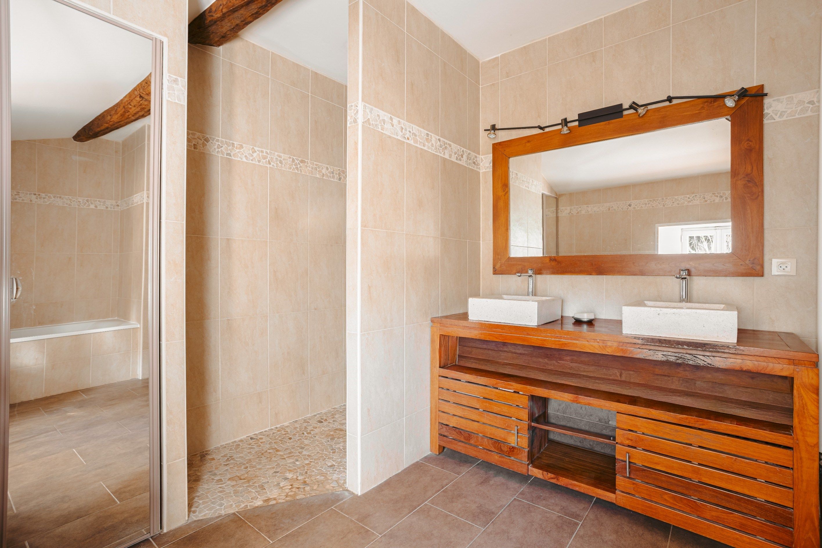 propriété équestre 8 Pièces en vente sur ST SAVINIEN (17350)