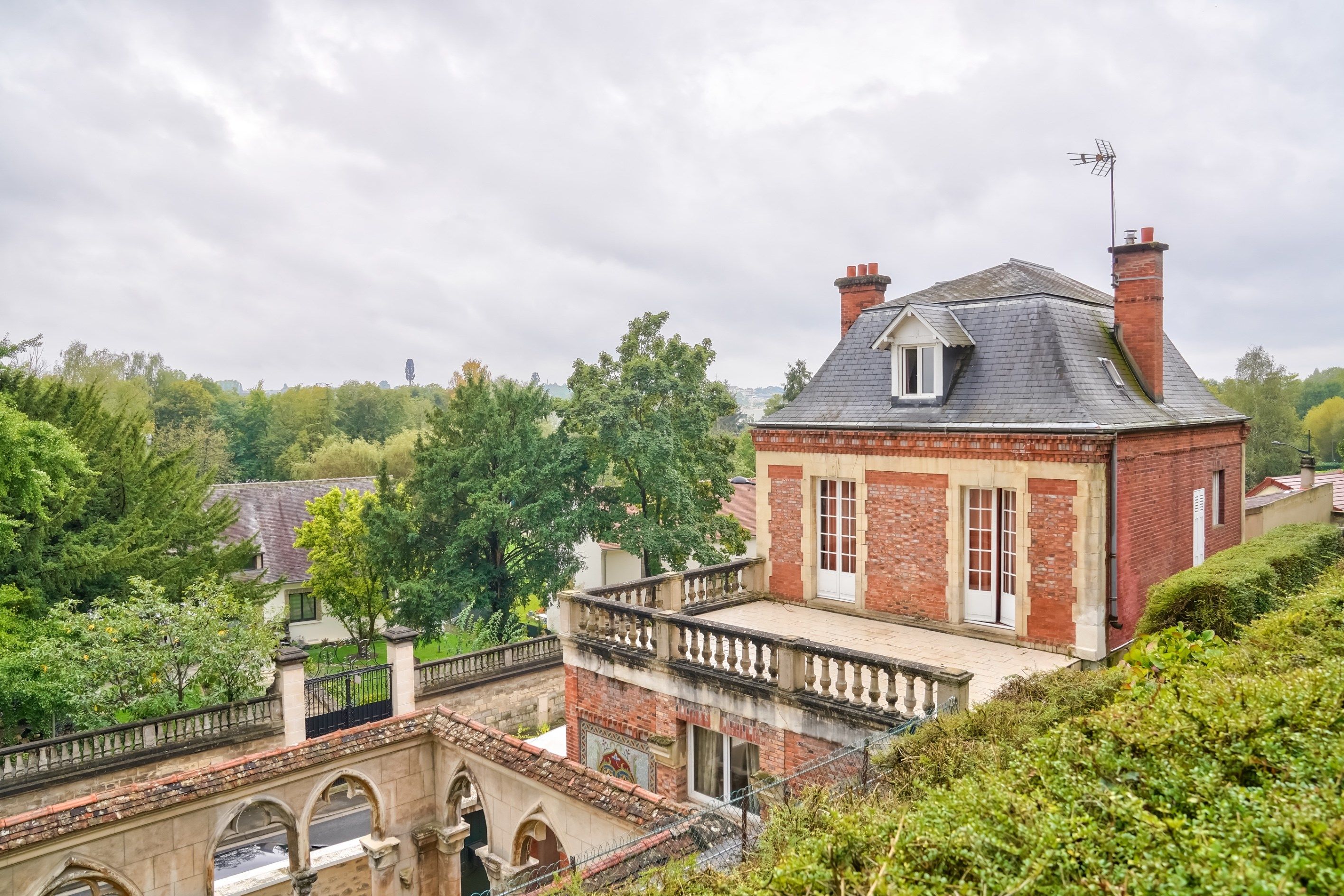 maison 7 Pièces en vente sur AUVERS SUR OISE (95430)