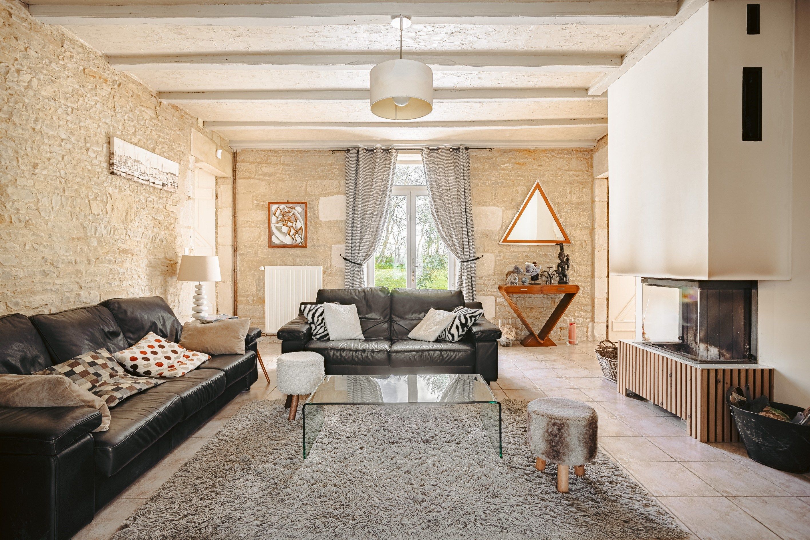 propriété 6 Pièces en vente sur SURGERES (17700)