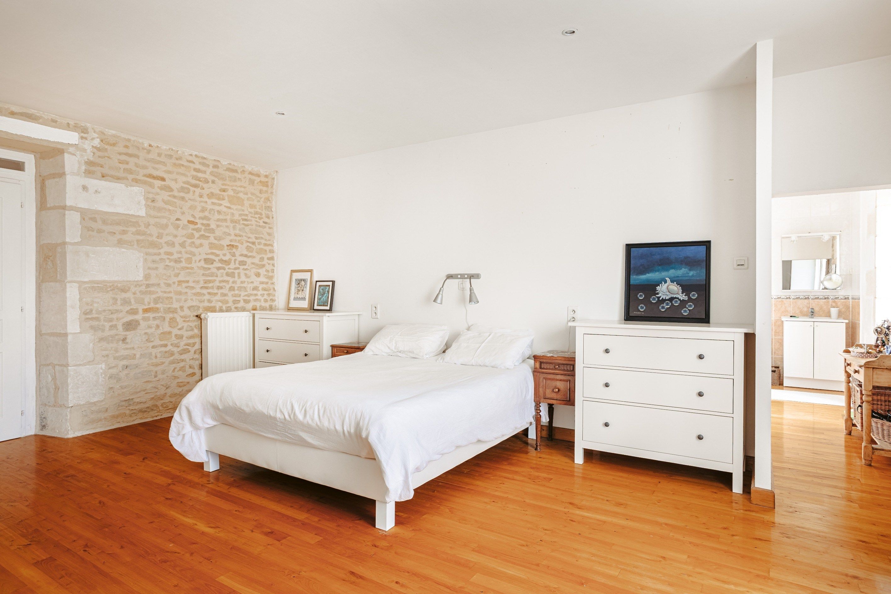 propriété 6 Pièces en vente sur SURGERES (17700)