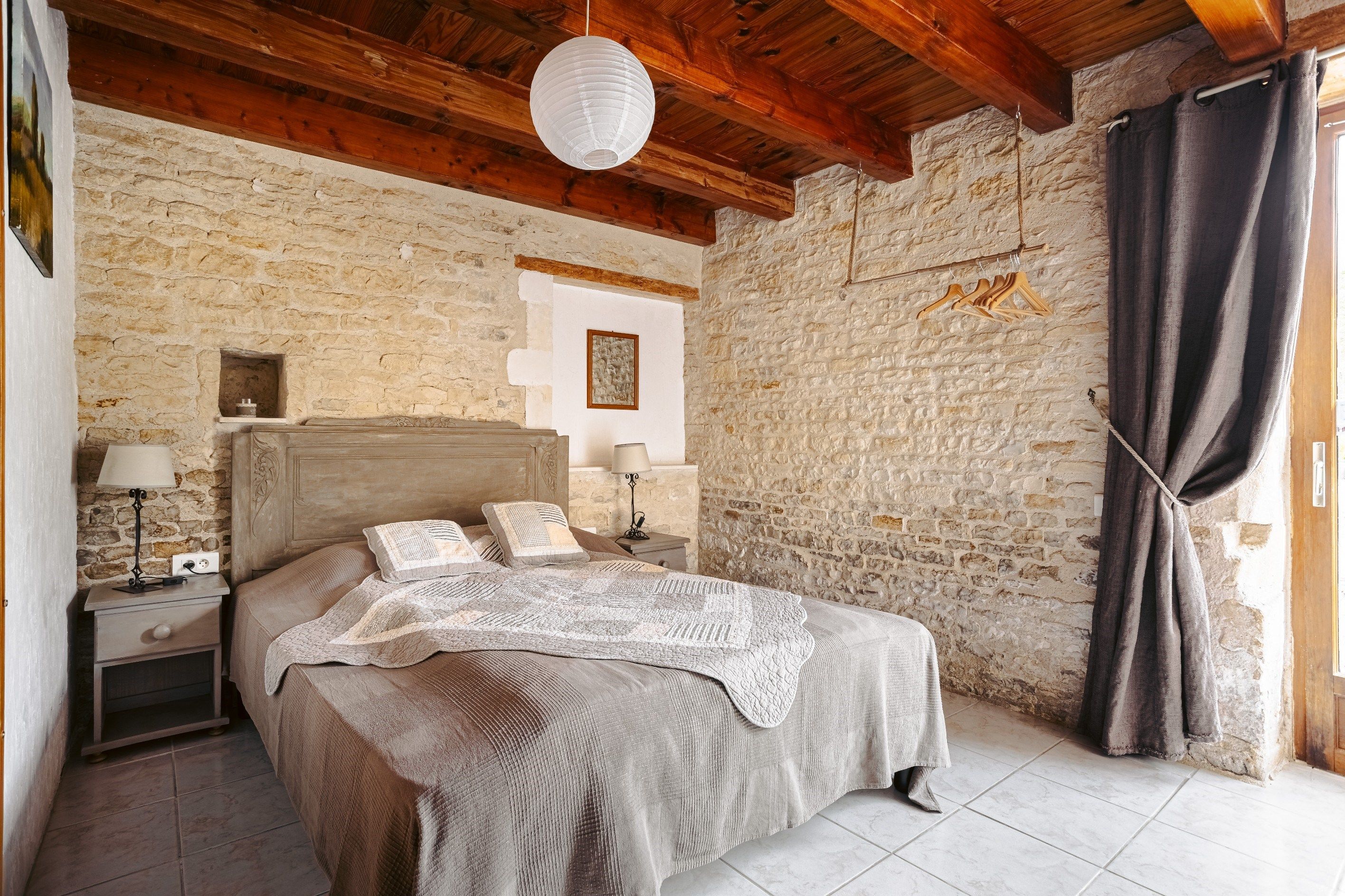 propriété 6 Pièces en vente sur SURGERES (17700)