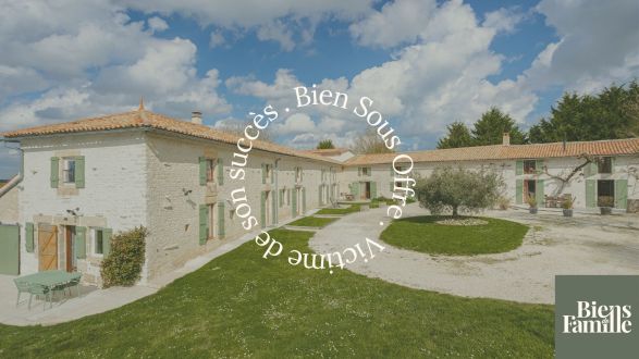 Vente Propriété 825&nbsp;m² Surgères 6&nbsp;Pièces