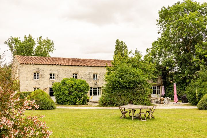 Vente Propriété 505&nbsp;m² Surgères 15&nbsp;Pièces