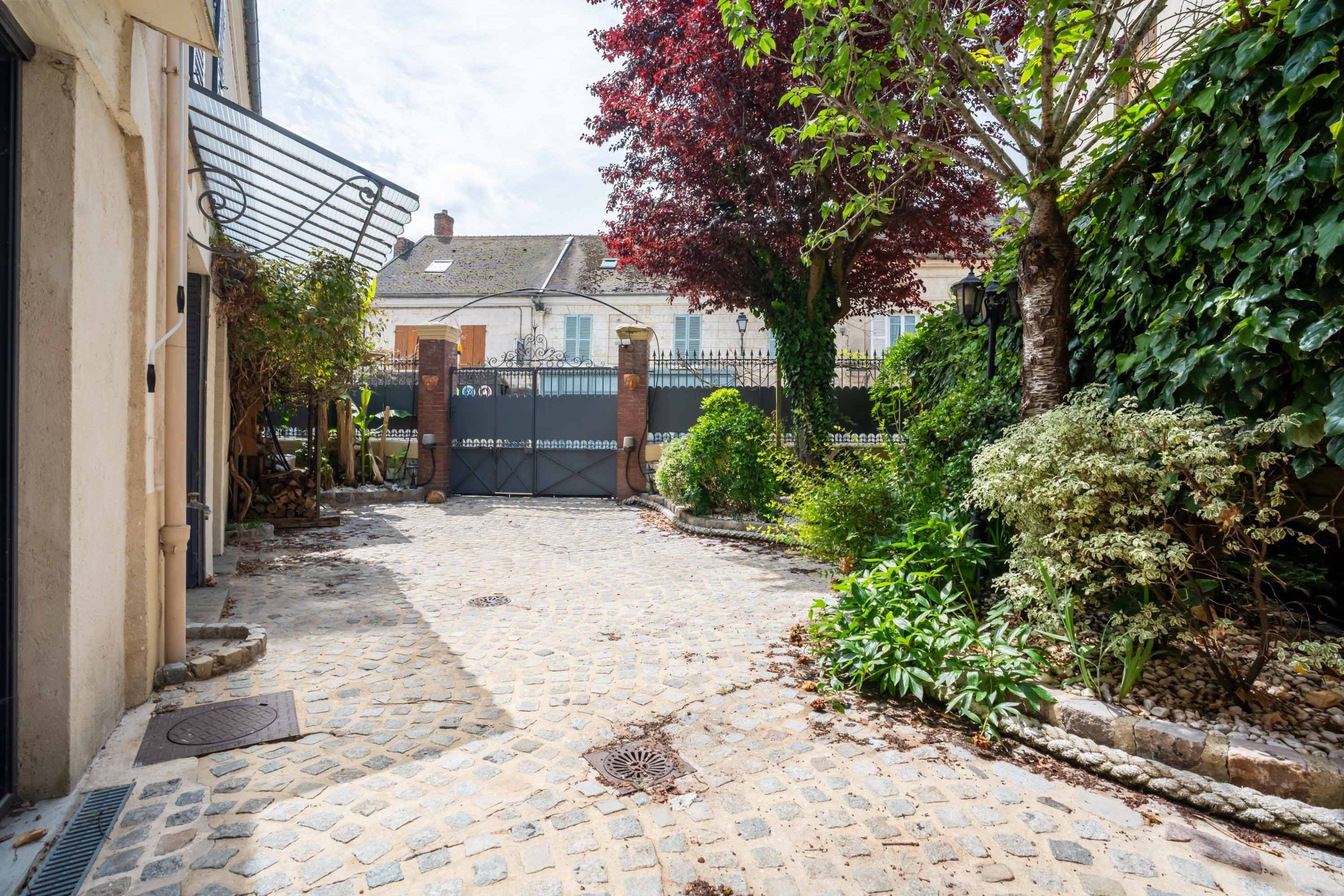 maison 8 Pièces en vente sur CHARS (95750)