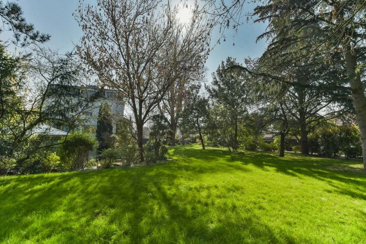 maison 12 Pièces en vente sur ST LEU LA FORET (95320) Vente Maison 428 m² Saint-Leu-la-Forêt 12 Pièces