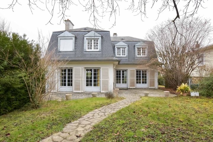 Vente Maison 131 m² Rueil-Malmaison 6 Pièces